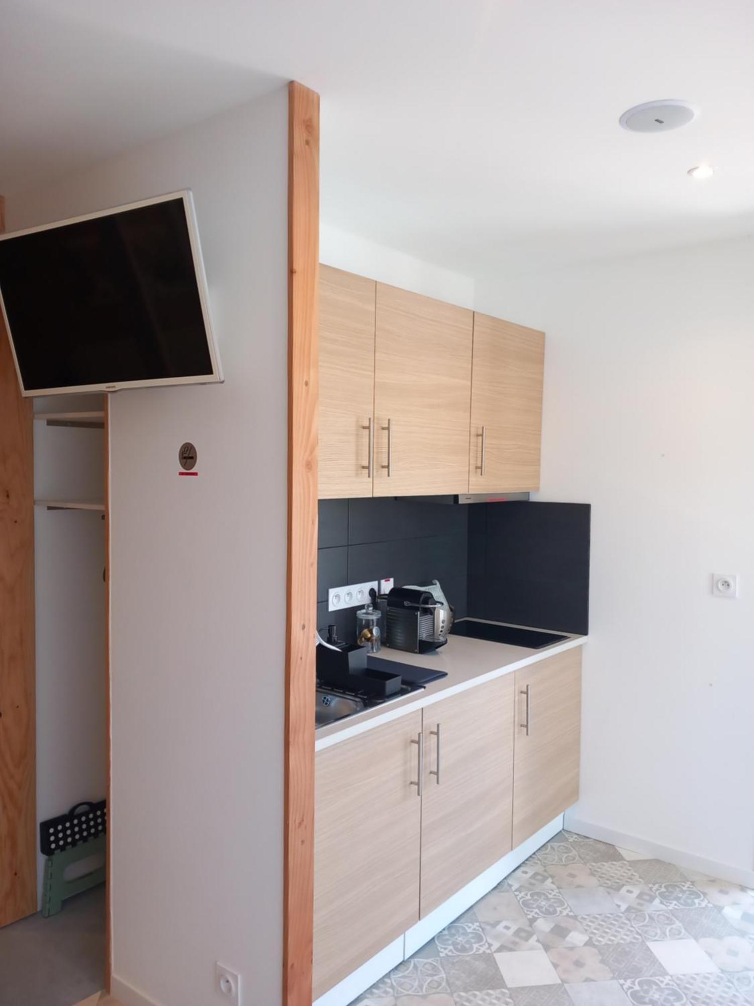 Meuble, Le Figuier D'elian Apartment