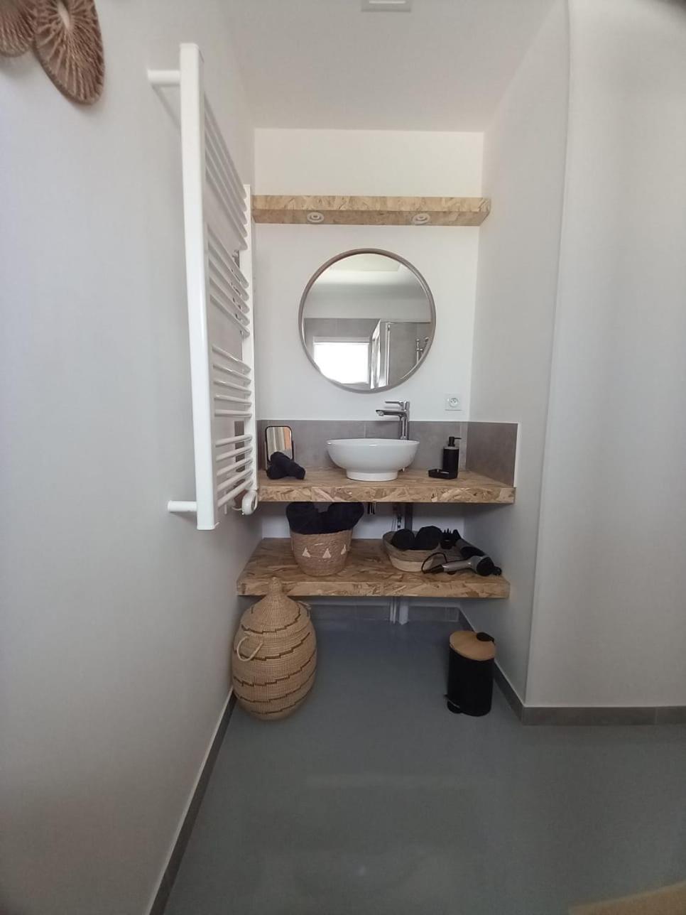Meuble, Le Figuier D'elian
